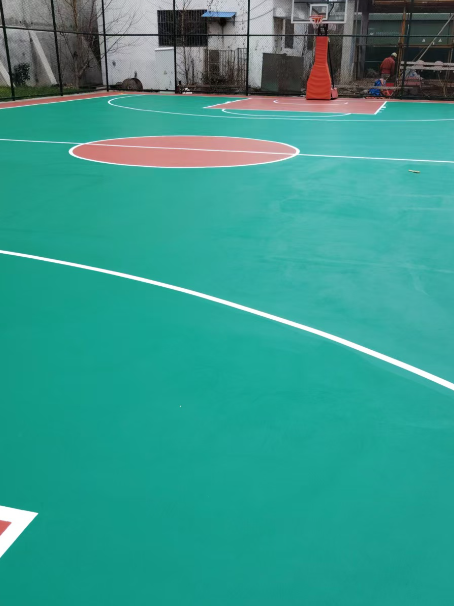 郁南 球场长期使用易出现地面开裂